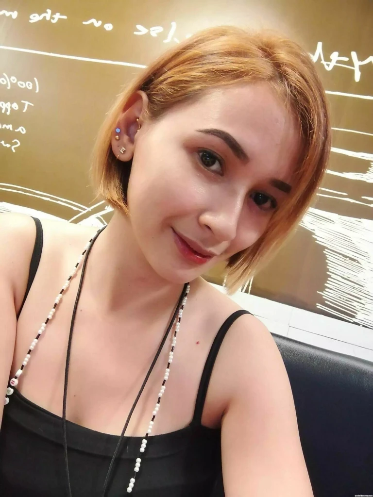 Nadja Profile image 6