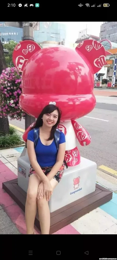 Roxy Profile image 5